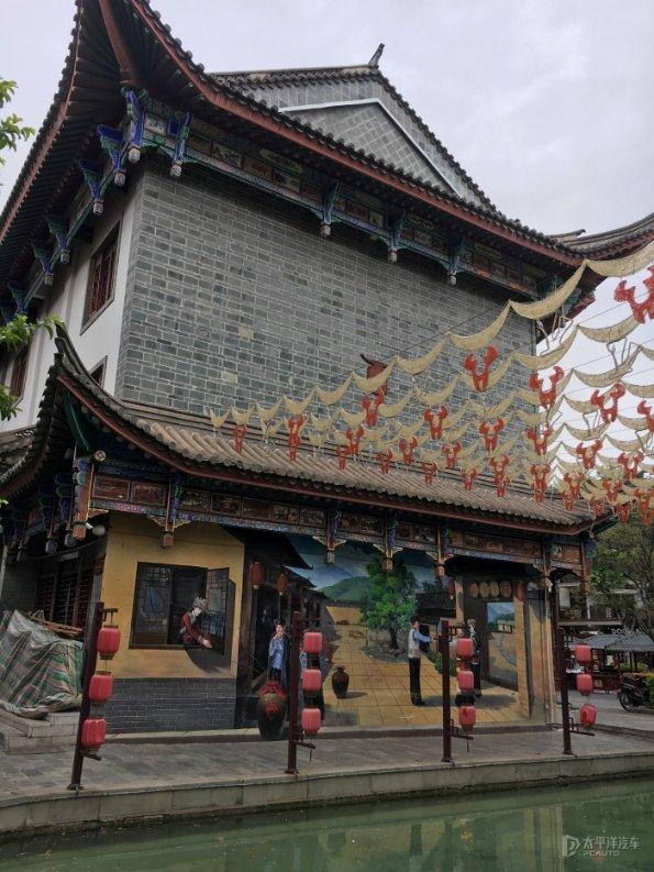 武汉一男子致7死1伤后跳桥失踪，警方是否还能找到他？
